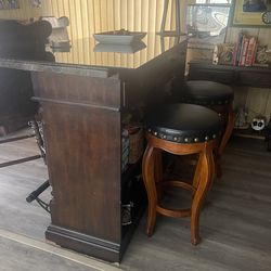 Solid wood bar with 2 chairs and two stools