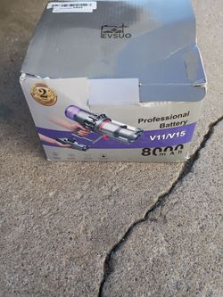 New Dyson vacuum battery pack in the box no offers no trade 75th Ave Indian School serious buyers only please