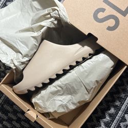 Yeezy Slides Pure