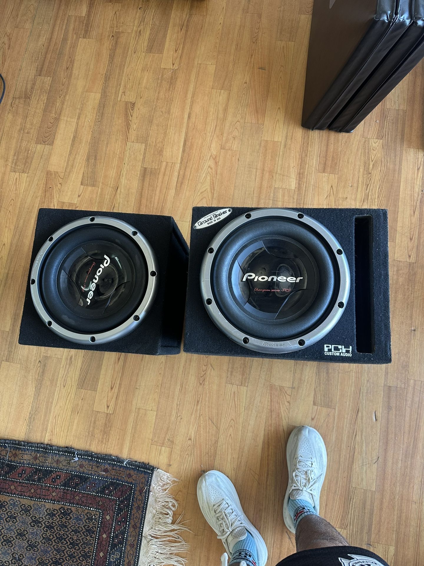 Two Pioneer Champion Series pro 12” Subwoofer’s TS-W3002D2 3500w