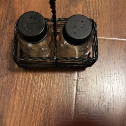 Condiment Shakers 