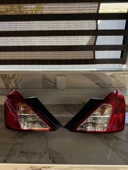 Focos Traseros Nissan Versa SV 2015