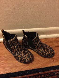 Girls boots size 11