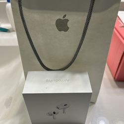 AirPods Pro (2nd generation) with MagSafe Charging Case (USB‑C)