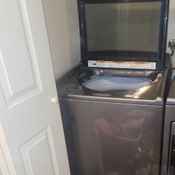 2017 Whirlpool LG Washer & Electric Dryer