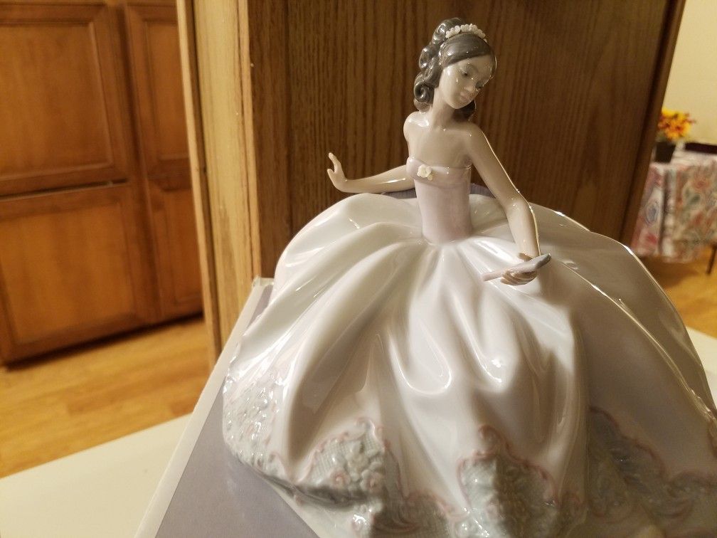 Lladros Figurines- Various Collectable Styles Available 