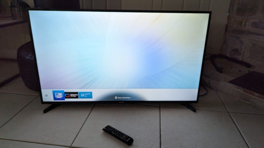 Samsung 43" Full HD Smart TV 5300