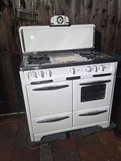 1950s Wedgewood gas stove and oven
