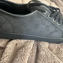 BRAND NEW GUCCI SNEAKERS NEW IN BOX BLACK SIZE 9