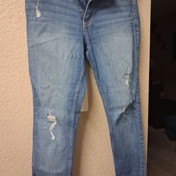 Vendo bonito pantalon size 5 Hollister