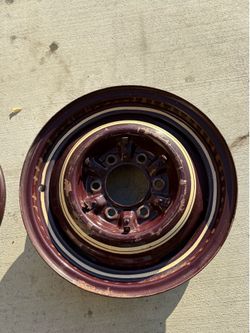 Original 16 inch wheels Chevy with clips