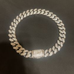 CUBAN LINK CHAIN 