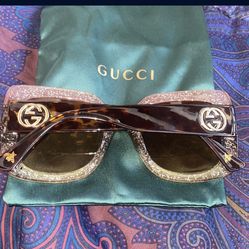 Beautiful Authentic Gucci Sun Glasses Brand New 