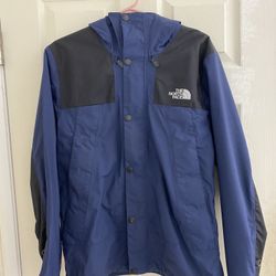 The North Face Mountain Parka Size Small
