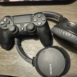 Sony DualShock PlayStation 4 Wireless Gaming Controller Black Plus Wireless Headset 