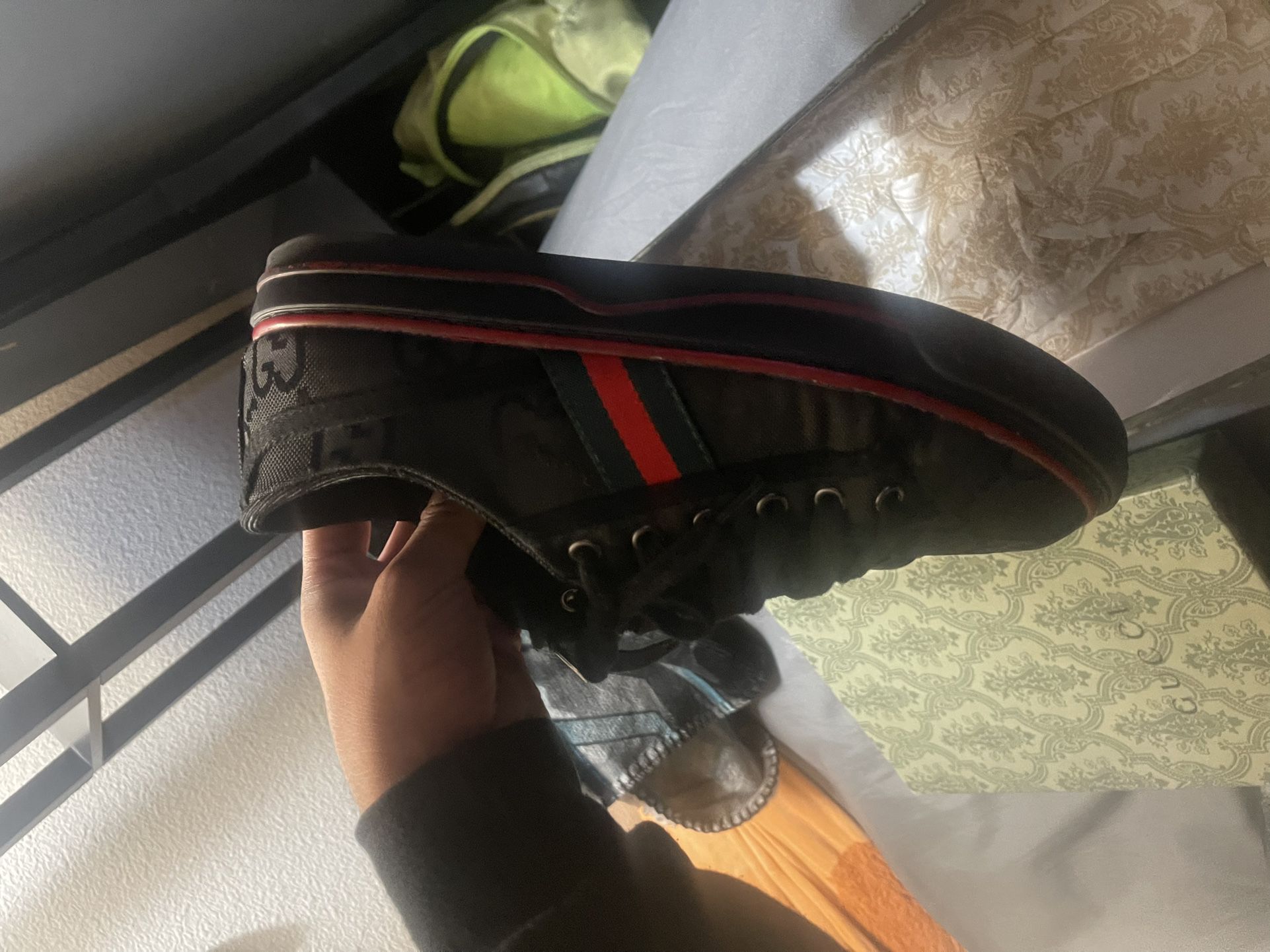 Size 42 Guccis 