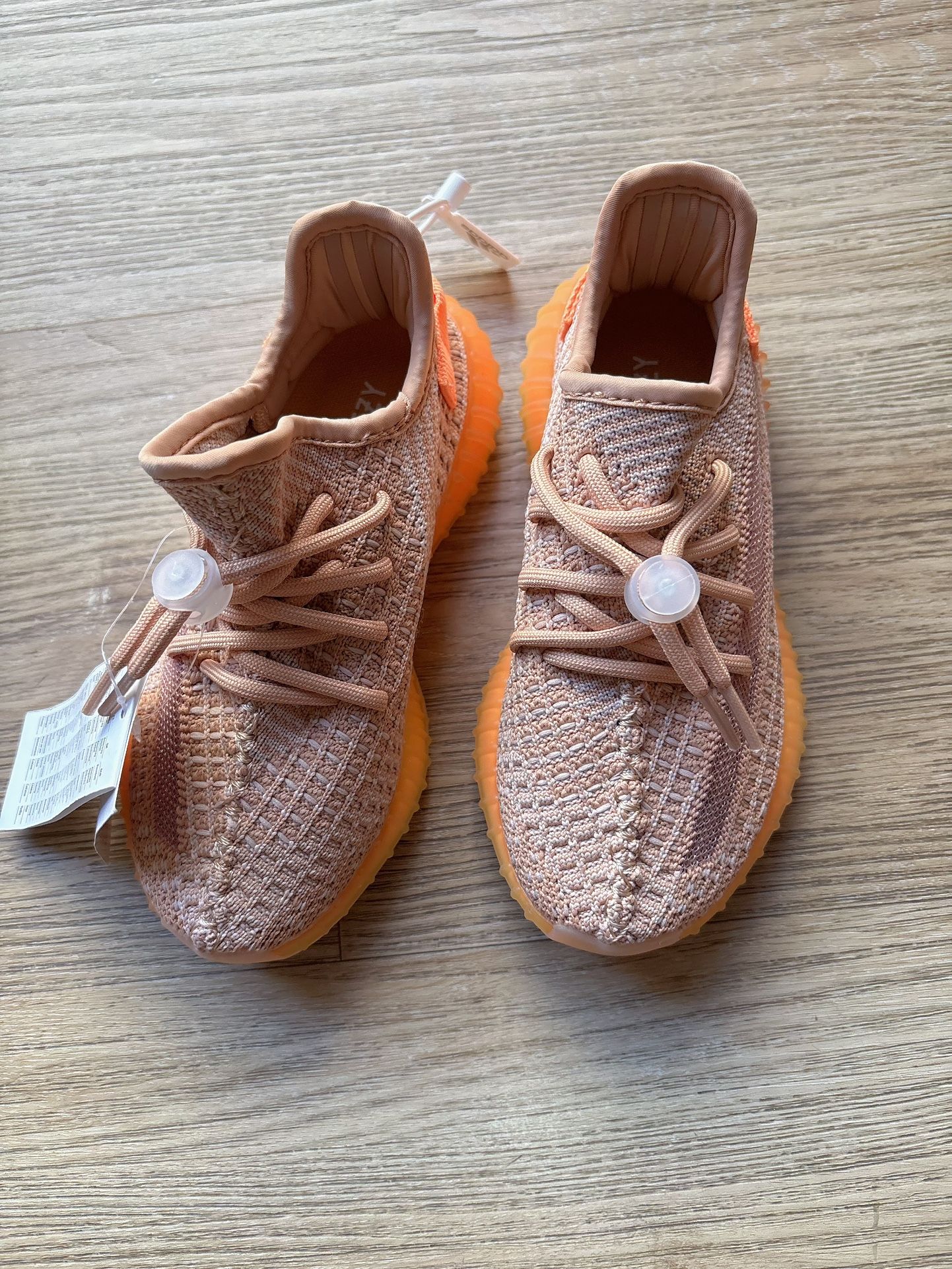 New without box Toddler Kids Yeezy style sneaker Size 1Y Clay Orange
