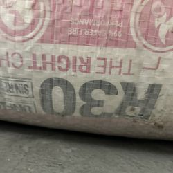 R30 Pink Insulation 9 Roll Bundle $200