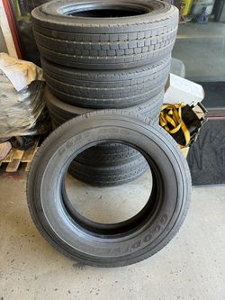 Tires Llantas Goodyear 225/70 R19.5