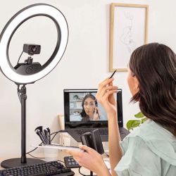 Elgato Ring Light - Premium 2500 Lumens Light with desk clamp and ball mount for Streaming, TikTok, Insta, Home Office. Light temperature & brightness
