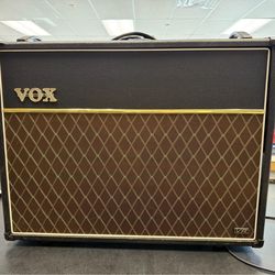 Vox AC30VR (Valve Reactor) is a 30-watt, 2x12 hybrid combo amplifier