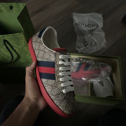 Gucci Shoe