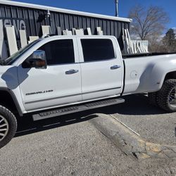 GMC Denali 3500 Dually 
