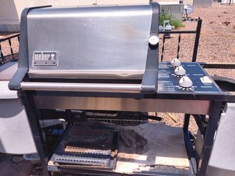 Gas Grill with Cast Iron Grates