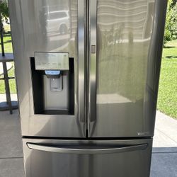 Refrigerator 