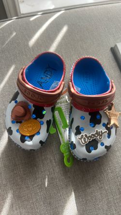 New! Woody crocs