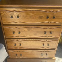 Solid Oak Wood Dresser, Four Drawers, Quality Crafted Vintage Dresser Excellent Condition.