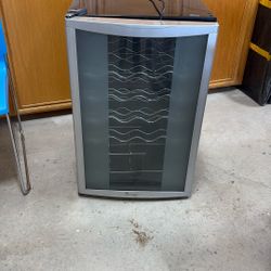 Wine cooler by Magic Chef