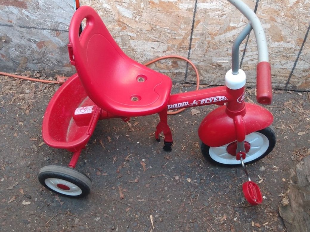 Radio Flyer kids trike
