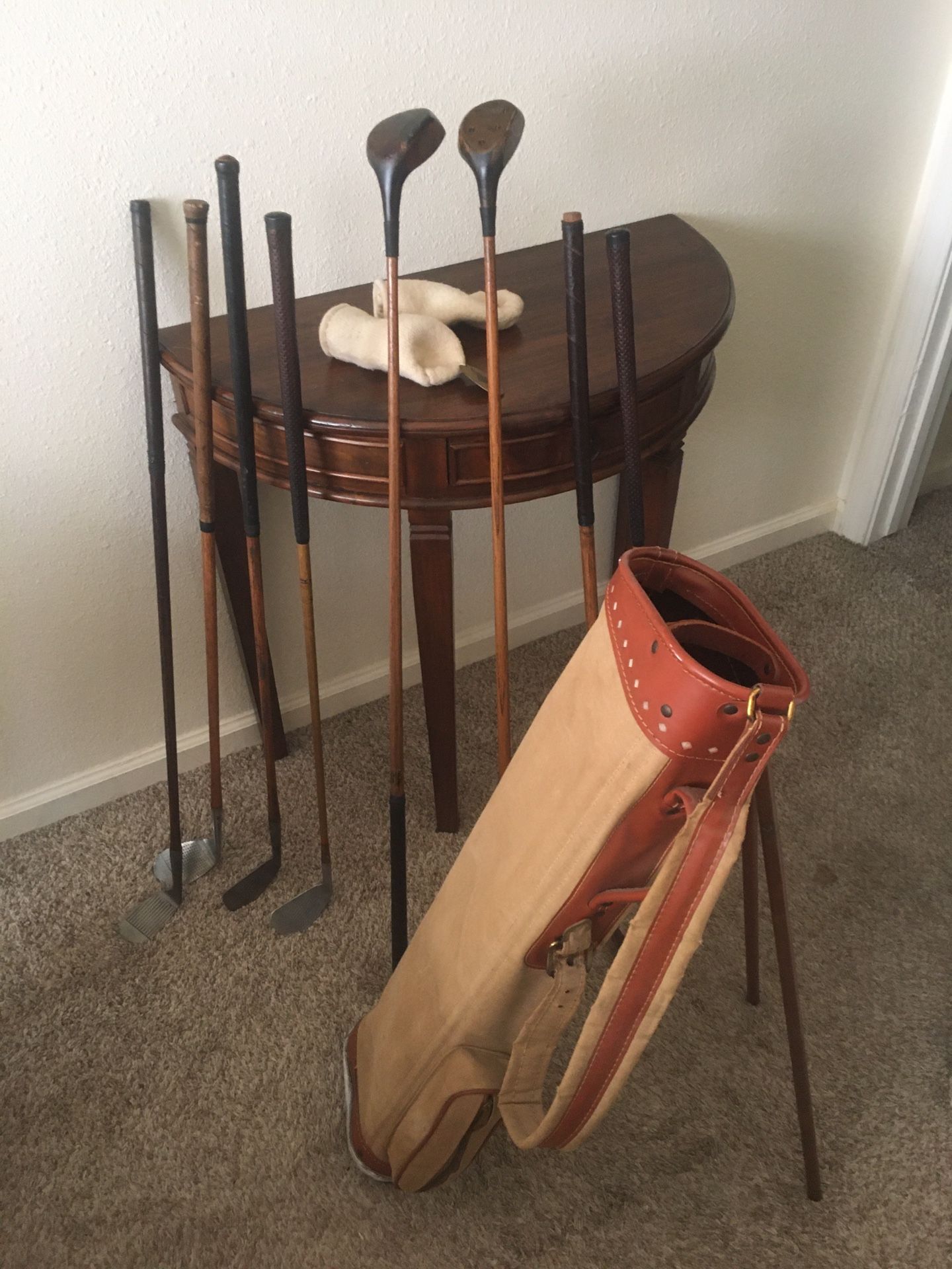 MANCAVE Vintage Golf Clubs