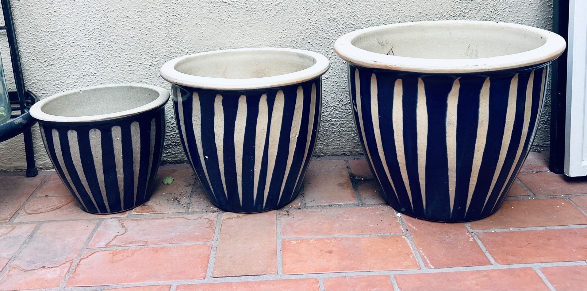Set Of Large Plant Pots 