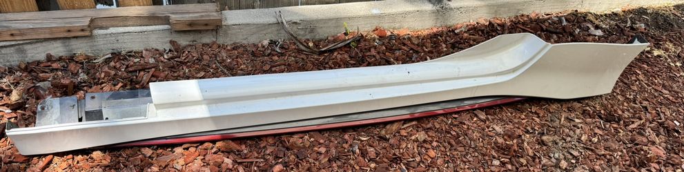 370z Sideskirt - Driver Side