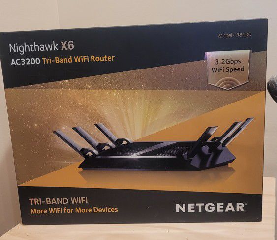 Tri-band WiFi router
