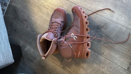 On waterproof Outdoor Shoes Woman’s