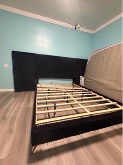 SEXY QUEEN BED