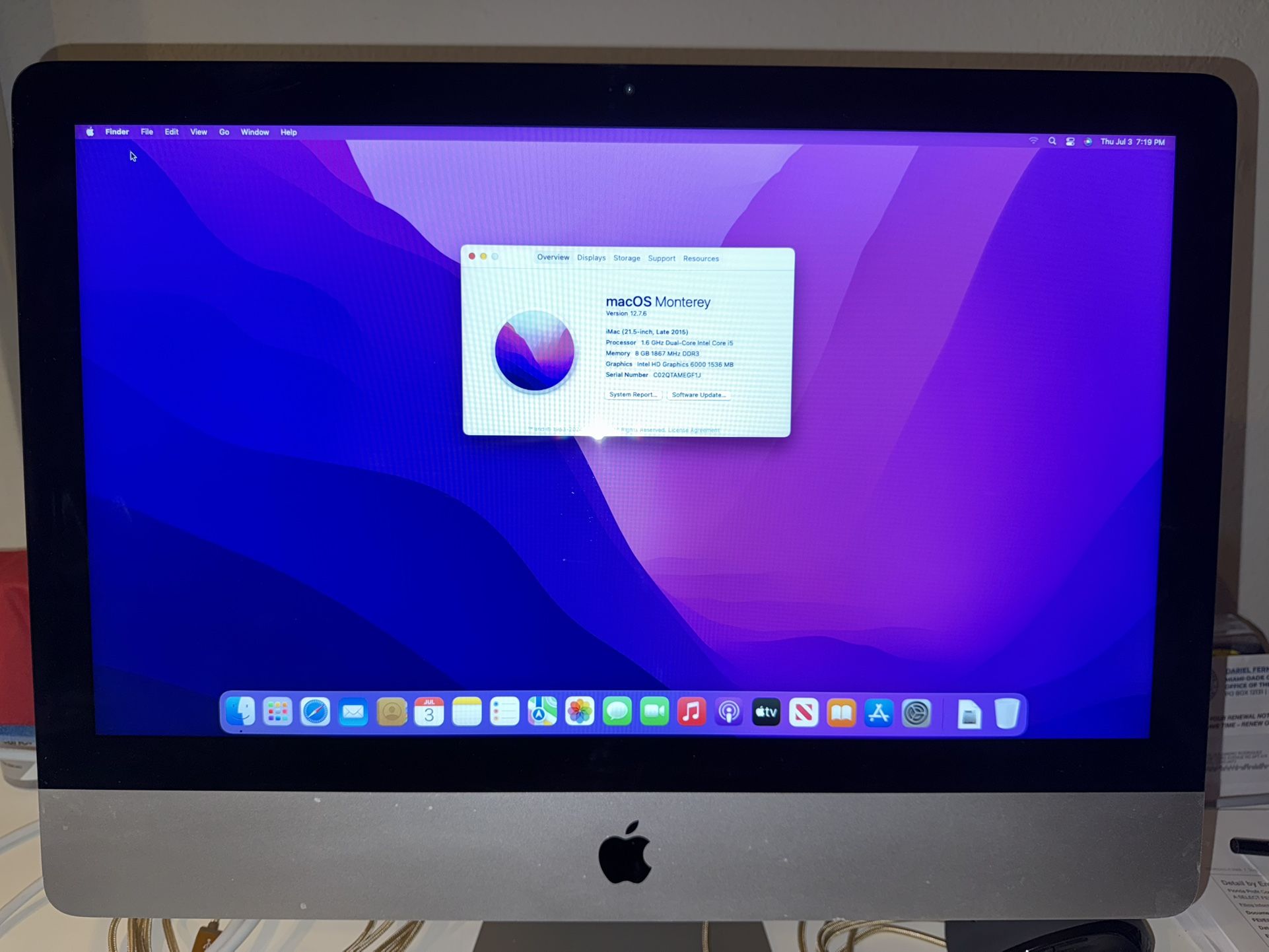 Apple iMac 21.5" Core (21.5-Inch, 8GB RAM, 1TB)