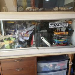 Reptile Enclosure 4x2x2 W/ Heat Lamp