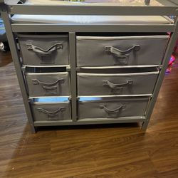 BABY DRESSER/CHANGING STATION