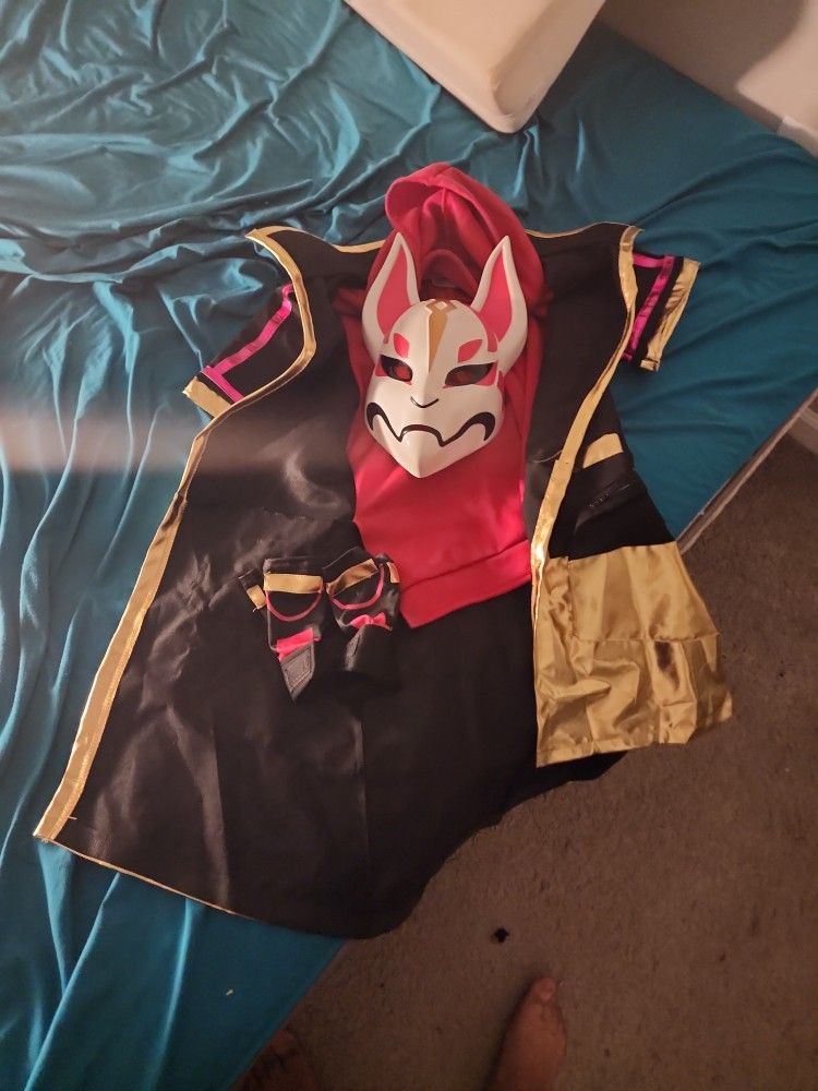 Fortnite Drift Costume Size: XL (W Mask, Gloves)