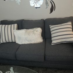 Like New Sofa Set!! 
