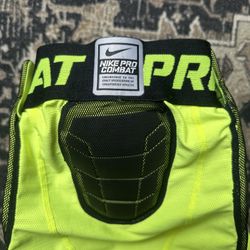 Nike Pro Combat Shorts L