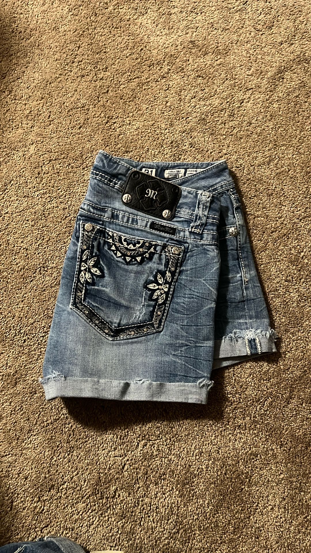 Miss Me Shorts Size 31