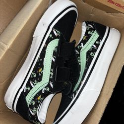 Aliens Glow In The Dark