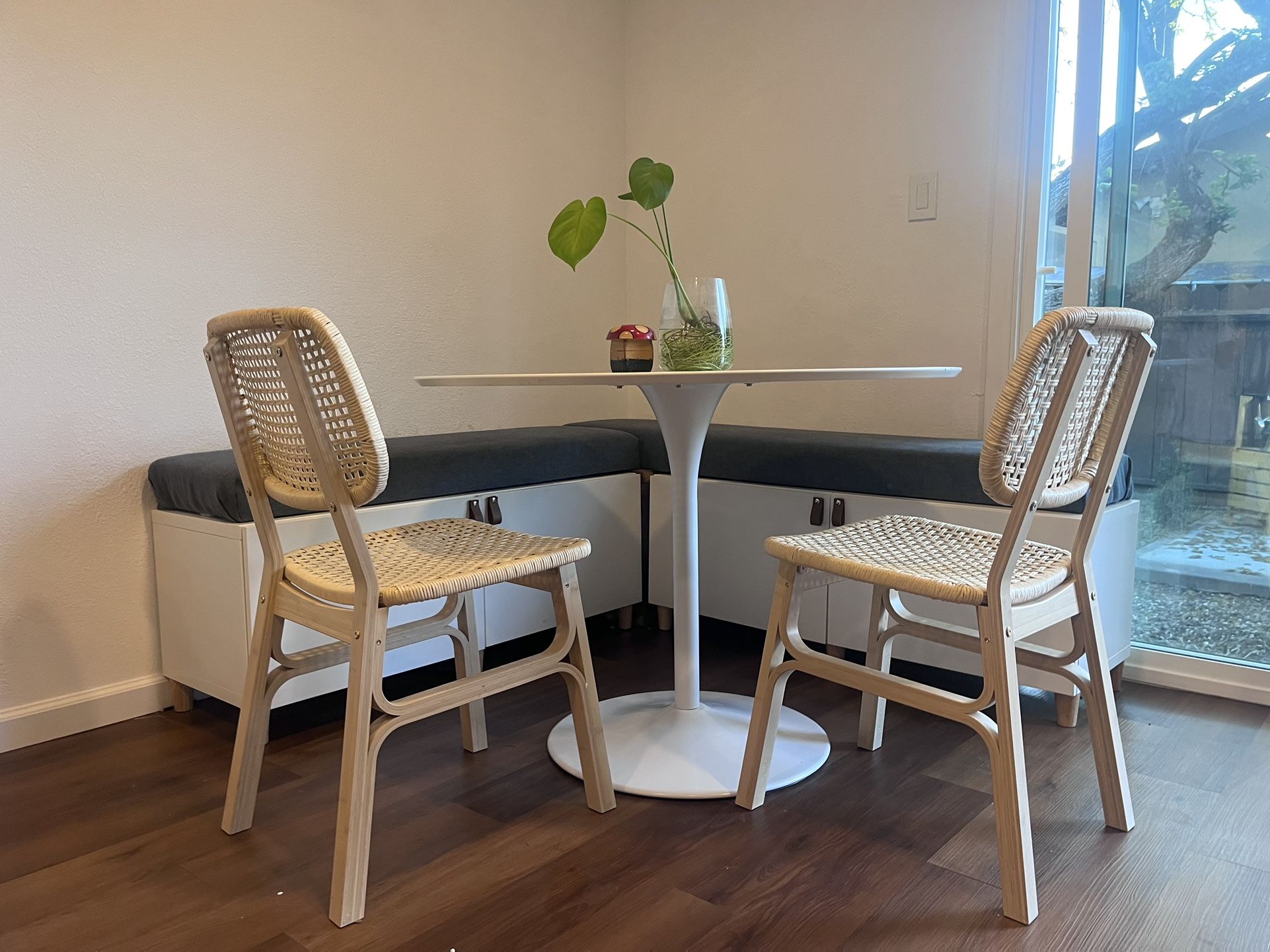 Renter Friendly Breakfast Nook