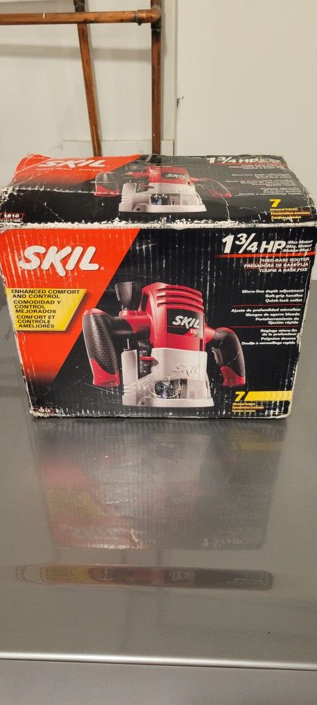 Skil 1810 1-3/4 HP Fixed Base Router