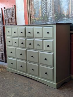 Dresser